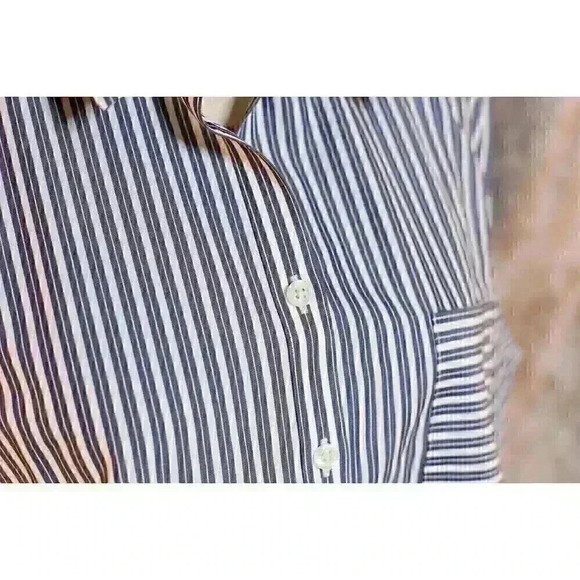 Women's Chico's Size 3.5 No Iron Sleeveless collared tie front blue/white stripe - Picture 4 of 12